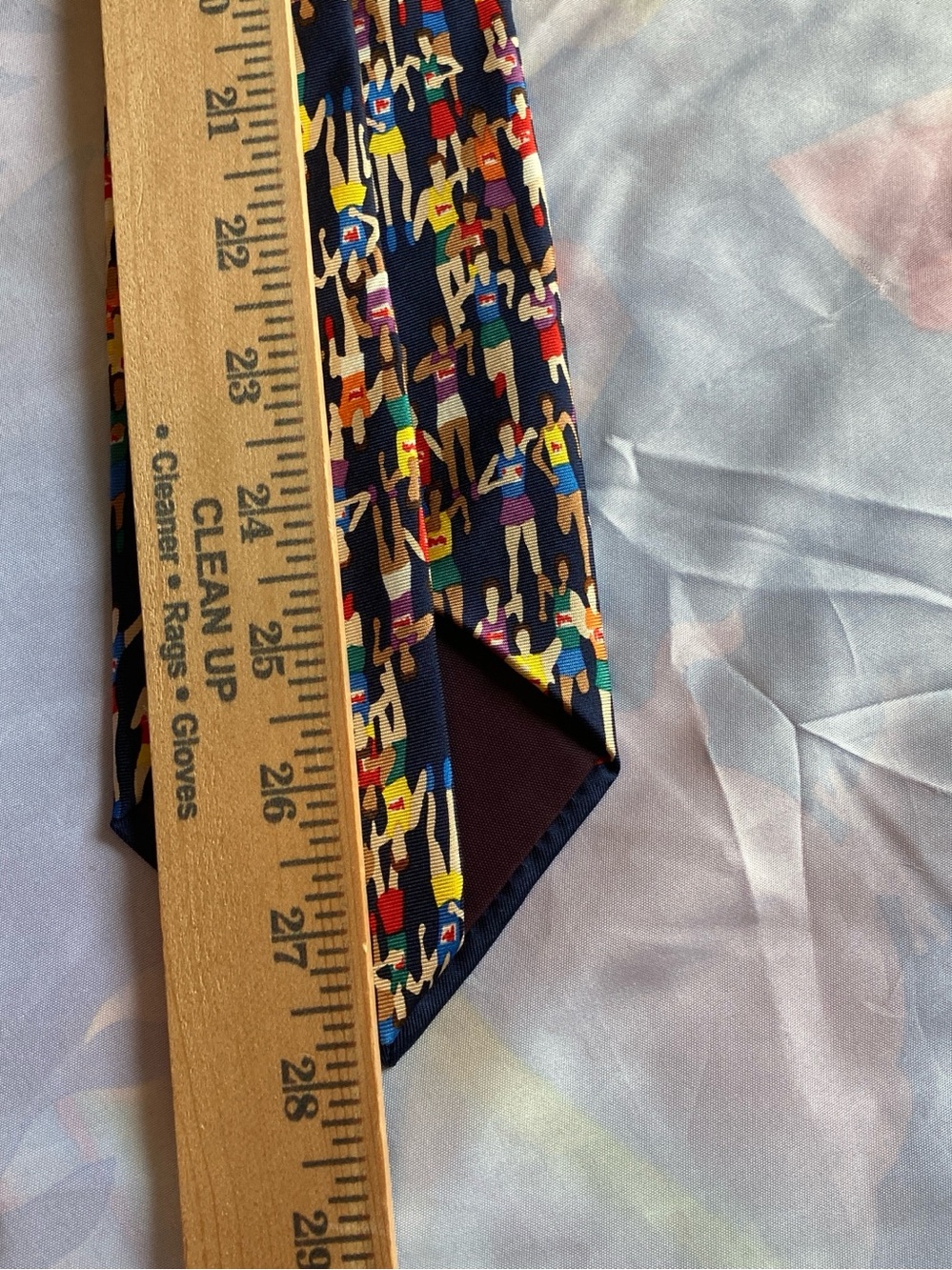 Alynn Neckwear 100% Silk Marathon Print Tie in Navy with Multicolor Figures - Picture 4 of 10